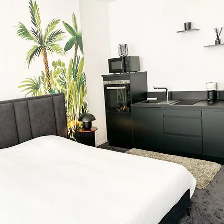 People - N4 * Алансон